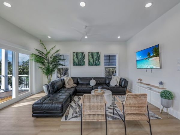 Sanibel Vacation Rental Home Pet-Friendly Beach House with Deck & Modern Amenities