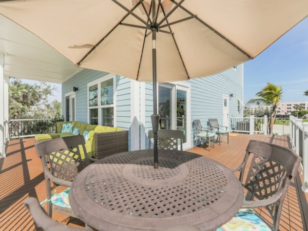Sanibel Vacation Rental Home Pet-Friendly Beach House with Deck & Modern Amenities
