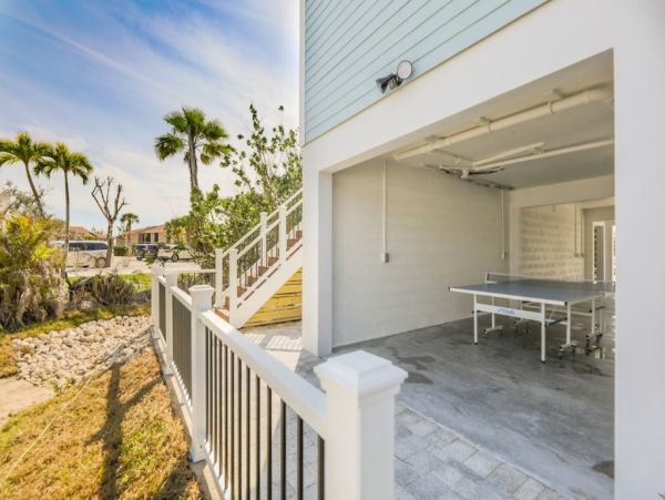 Sanibel Vacation Rental Home Pet-Friendly Beach House with Deck & Modern Amenities