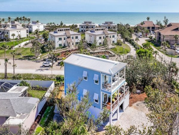 Sanibel Vacation Rental Home Pet-Friendly Beach House with Deck & Modern Amenities