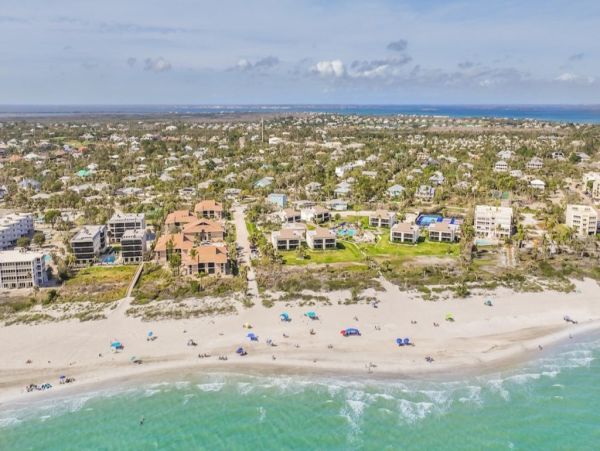 Sanibel Vacation Rental Home Pet-Friendly Beach House with Deck & Modern Amenities