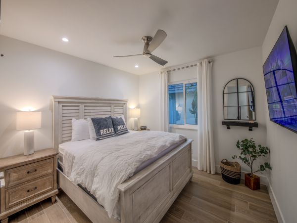 Luxury Home Rental n Naples - Beach House with Pool & Spa