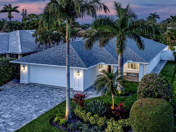 Luxury Home Rental n Naples - Beach House with Pool & Spa