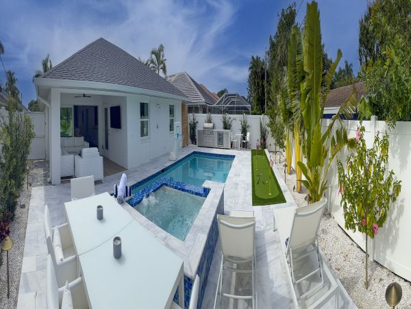 Luxury Home Rental n Naples - Beach House with Pool & Spa