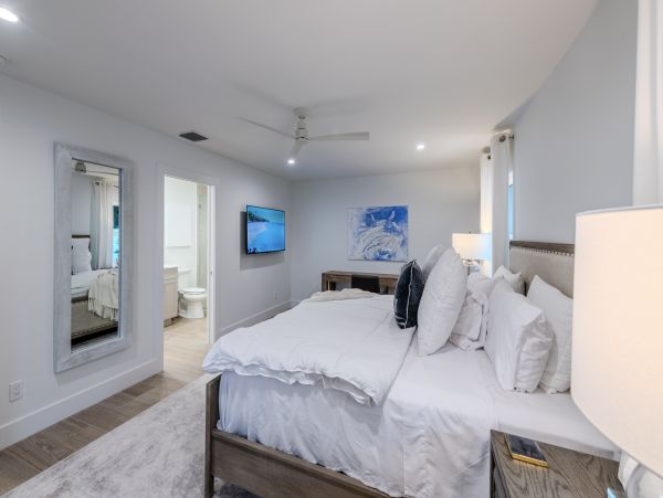 Luxury Home Rental n Naples - Beach House with Pool & Spa