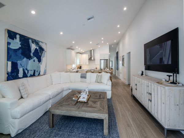 Luxury Home Rental n Naples - Beach House with Pool & Spa
