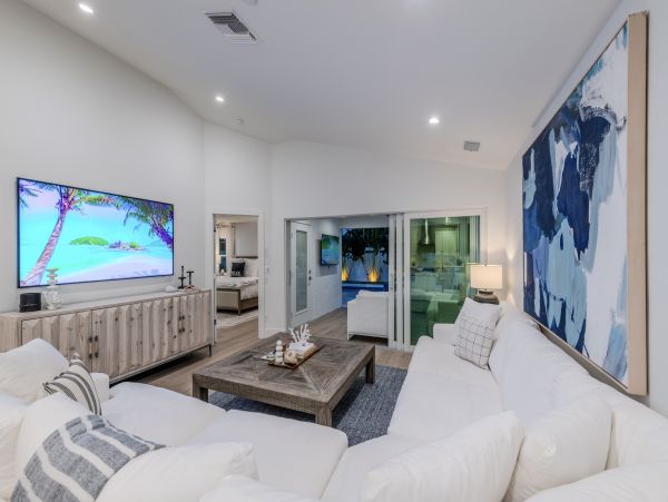 Luxury Home Rental n Naples - Beach House with Pool & Spa