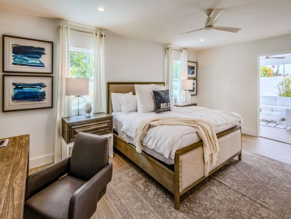 Luxury Home Rental n Naples - Beach House with Pool & Spa