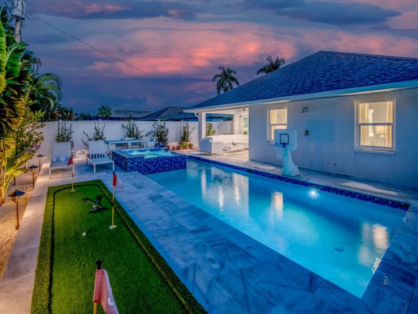 Luxury Home Rental n Naples - Beach House with Pool & Spa