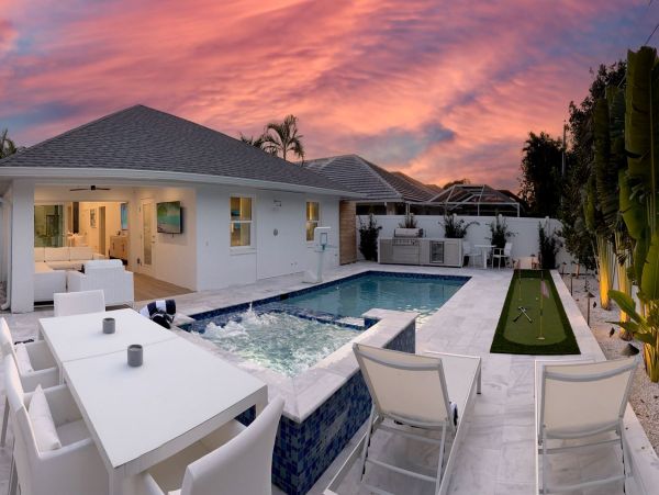 Luxury Home Rental n Naples - Beach House with Pool & Spa