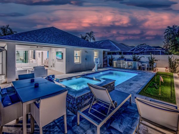 Luxury Home Rental n Naples - Beach House with Pool & Spa