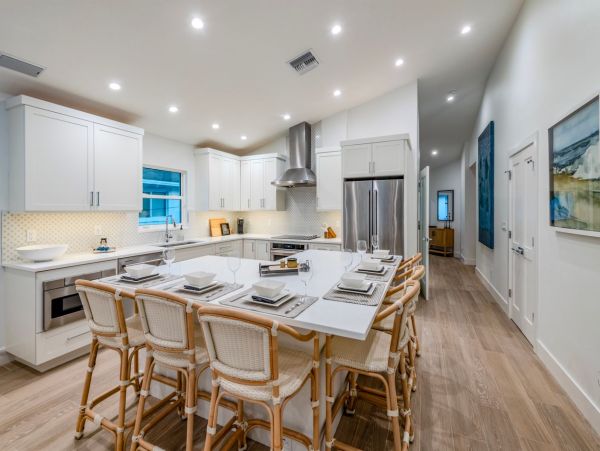 Luxury Home Rental n Naples - Beach House with Pool & Spa