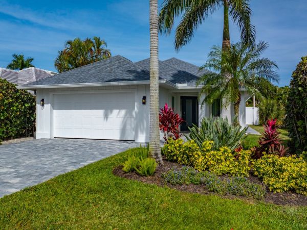 Luxury Home Rental n Naples - Beach House with Pool & Spa