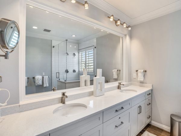 Luxury Beach House Four Bedroom in Treasure Island - Perfect Getaway