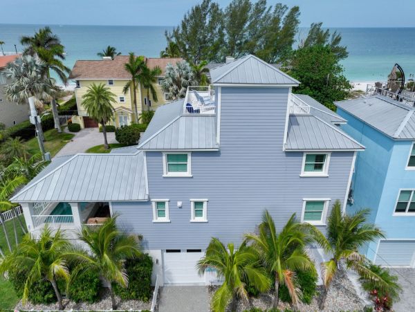 Luxury Beach House Four Bedroom in Treasure Island - Perfect Getaway