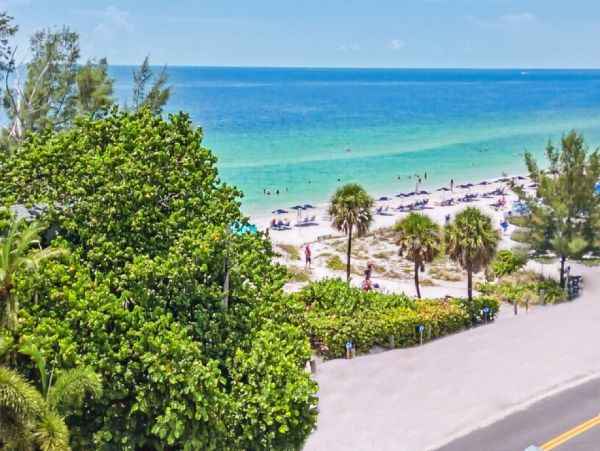 Luxury Beach House Four Bedroom in Treasure Island - Perfect Getaway