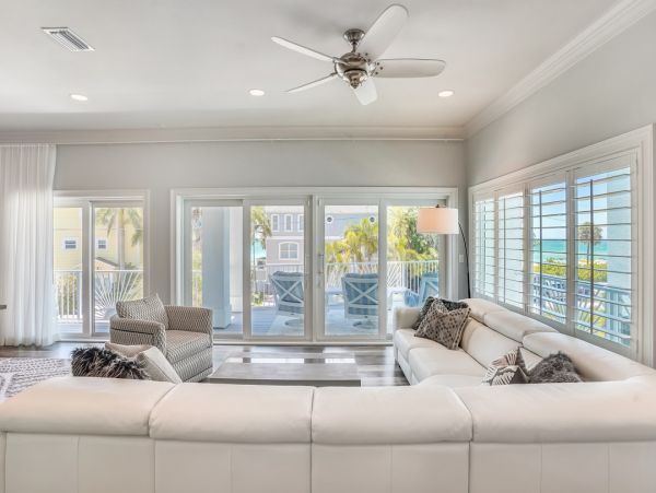 Luxury Beach House Four Bedroom in Treasure Island - Perfect Getaway