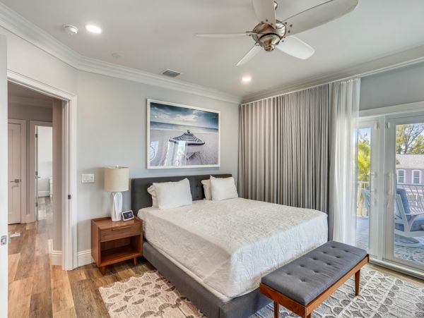 Luxury Beach House Four Bedroom in Treasure Island - Perfect Getaway