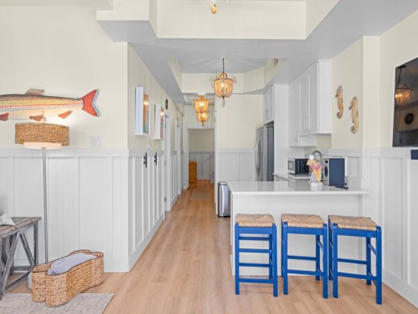 Luxury Captiva Island Vacation Rental with Pool, Hot Tub & Rooftop Deck Steps from the Beach