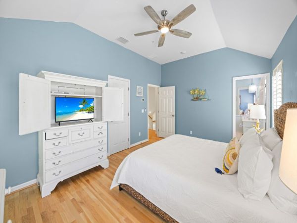 Luxury Captiva Island Vacation Rental with Pool, Hot Tub & Rooftop Deck Steps from the Beach