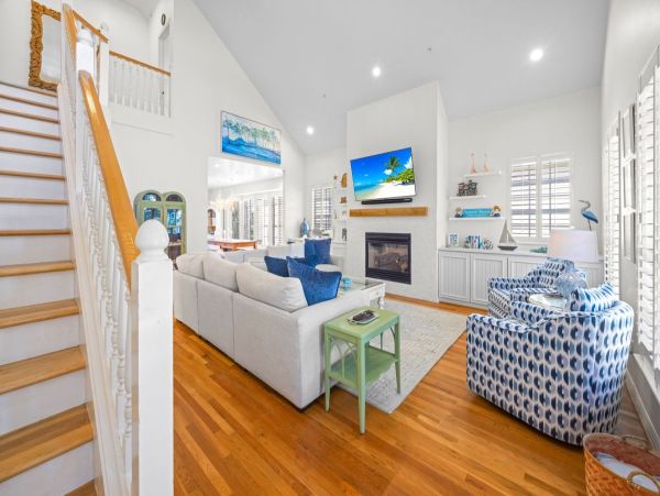 Luxury Captiva Island Vacation Rental with Pool, Hot Tub & Rooftop Deck Steps from the Beach