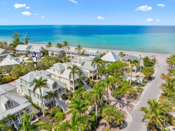 Luxury Captiva Island Vacation Rental with Pool, Hot Tub & Rooftop Deck Steps from the Beach