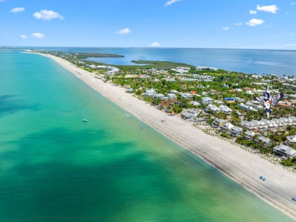 Luxury Captiva Island Vacation Rental with Pool, Hot Tub & Rooftop Deck Steps from the Beach