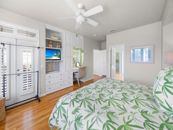 Luxury Captiva Island Vacation Rental with Pool, Hot Tub & Rooftop Deck Steps from the Beach