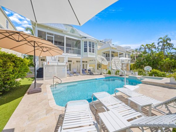 Luxury Captiva Island Vacation Rental with Pool, Hot Tub & Rooftop Deck Steps from the Beach