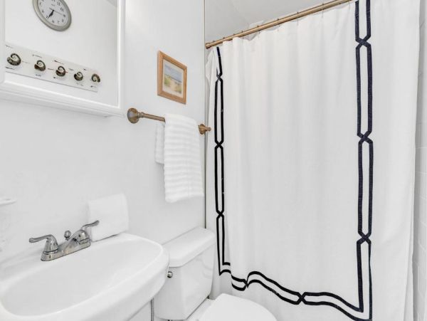 Luxury Waterfront Vacation Rental in Marathon FL Home with Heated Pool and Dock