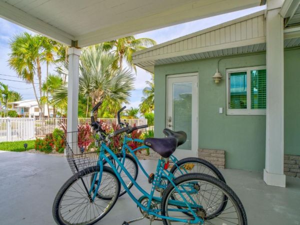 Luxury Waterfront Vacation Rental in Marathon FL Home with Heated Pool and Dock