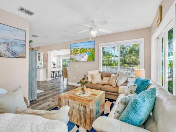 Luxury Waterfront Vacation Rental in Marathon FL Home with Heated Pool and Dock