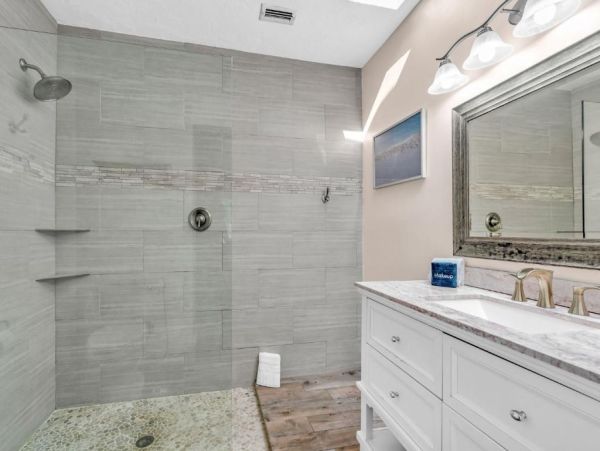 Luxury Waterfront Vacation Rental in Marathon FL Home with Heated Pool and Dock