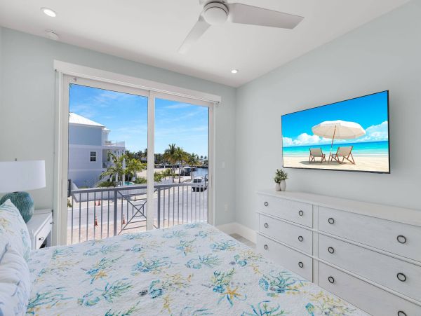 Luxury Marathon Florida Vacation Rental Waterfront Home with Deep-Water Dockage