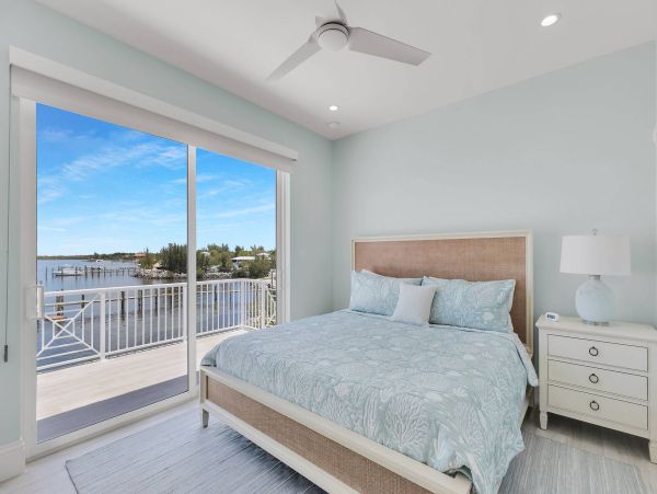 Luxury Marathon Florida Vacation Rental Waterfront Home with Deep-Water Dockage