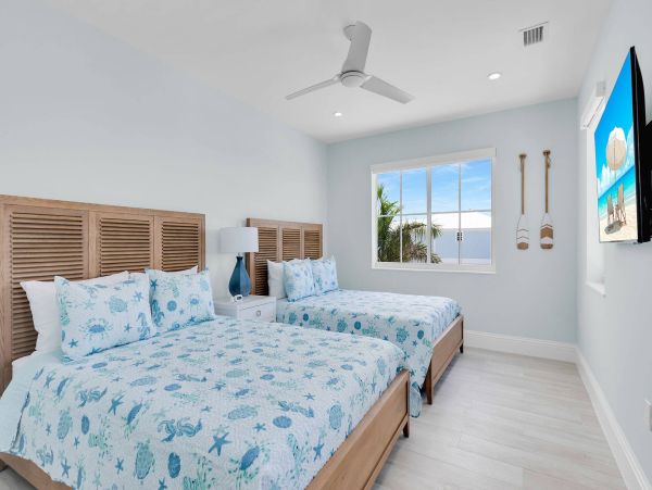 Luxury Marathon Florida Vacation Rental Waterfront Home with Deep-Water Dockage