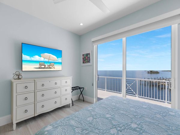 Luxury Marathon Florida Vacation Rental Waterfront Home with Deep-Water Dockage