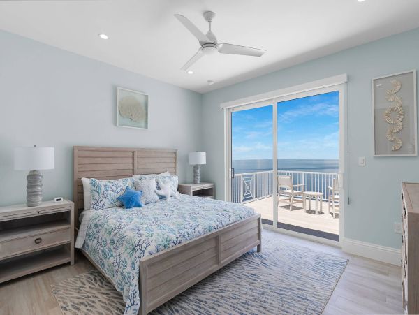 Luxury Marathon Florida Vacation Rental Waterfront Home with Deep-Water Dockage
