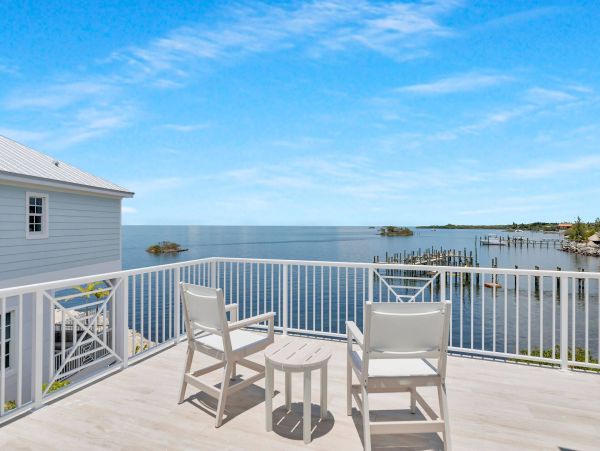 Luxury Marathon Florida Vacation Rental Waterfront Home with Deep-Water Dockage