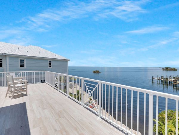 Luxury Marathon Florida Vacation Rental Waterfront Home with Deep-Water Dockage