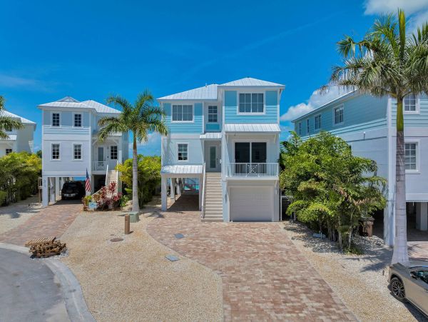 Luxury Marathon Florida Vacation Rental Waterfront Home with Deep-Water Dockage