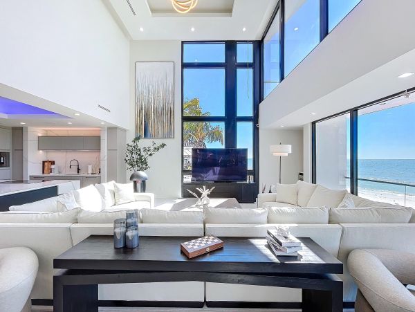 Luxury Sunset Beach Oceanfront Vacation Rental 6-Bedroom Beachfront Home with Pool & Spa