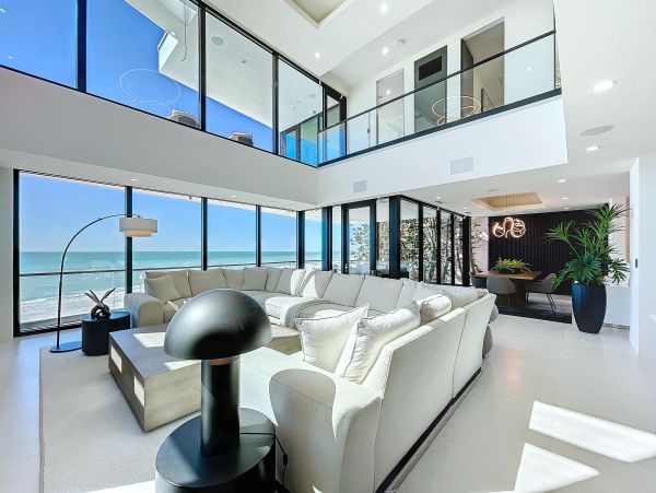 Luxury Sunset Beach Oceanfront Vacation Rental 6-Bedroom Beachfront Home with Pool & Spa