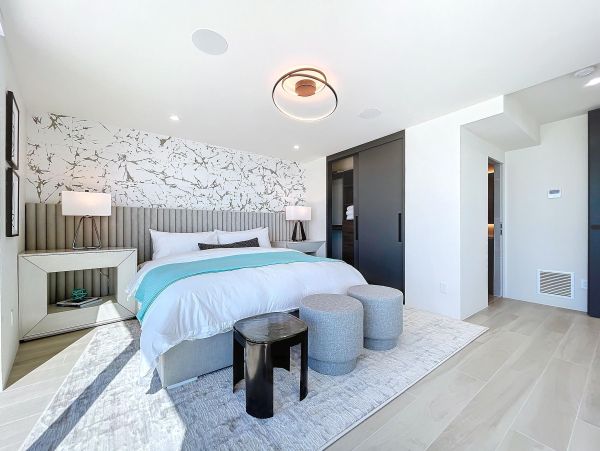 Luxury Sunset Beach Oceanfront Vacation Rental 6-Bedroom Beachfront Home with Pool & Spa