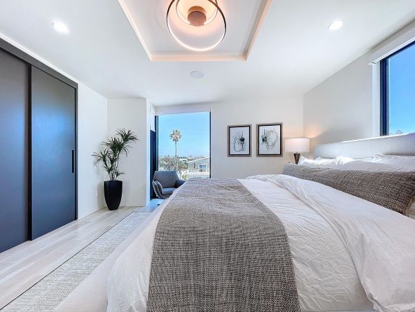 Luxury Sunset Beach Oceanfront Vacation Rental 6-Bedroom Beachfront Home with Pool & Spa