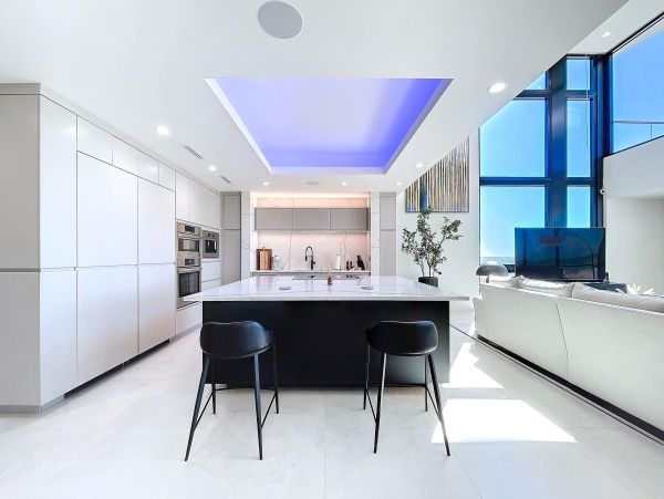 Luxury Sunset Beach Oceanfront Vacation Rental 6-Bedroom Beachfront Home with Pool & Spa