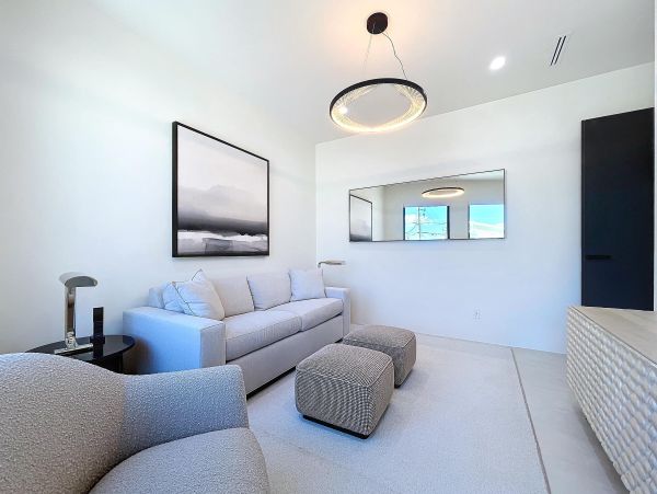 Luxury Sunset Beach Oceanfront Vacation Rental 6-Bedroom Beachfront Home with Pool & Spa