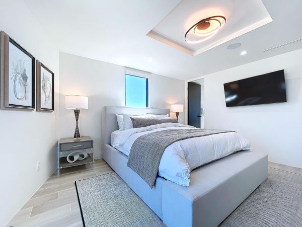 Luxury Sunset Beach Oceanfront Vacation Rental 6-Bedroom Beachfront Home with Pool & Spa