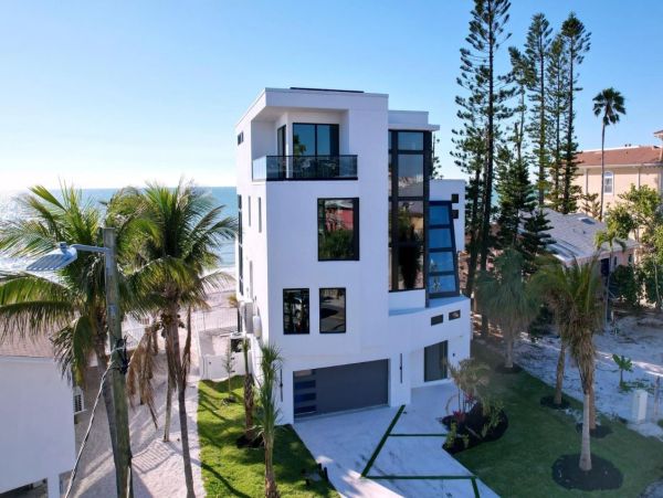 Luxury Sunset Beach Oceanfront Vacation Rental 6-Bedroom Beachfront Home with Pool & Spa