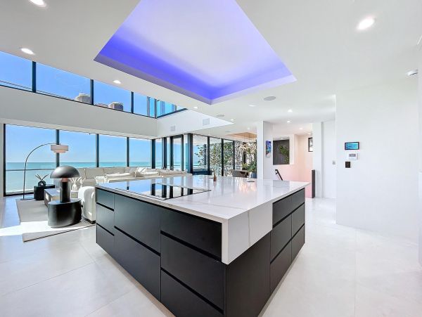 Luxury Sunset Beach Oceanfront Vacation Rental 6-Bedroom Beachfront Home with Pool & Spa